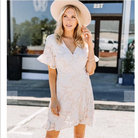 NWT Tell You Everything Ivory White Wrap Dress - Picture 3 of 7